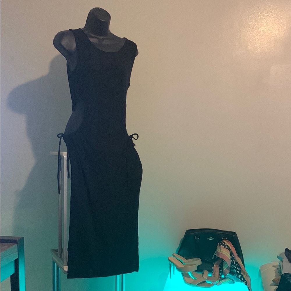 Elegant Black Sleeveless Dress